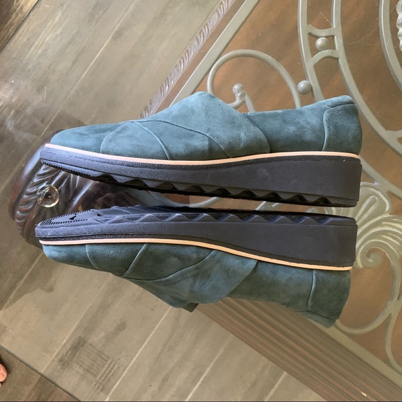 CLARKS COLLECTION EMERALD SHARON SUEDE LOAFERS SIZE 9/5W - Picture 5 of 8